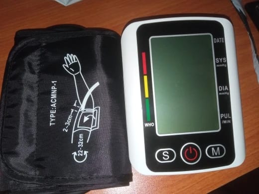 Customer photo review of Tensiómetro Digital Profesional Brazo Exacto +voz En Español