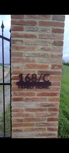 Customer photo review of Numero civico e testo sagomato modello Line 02 Acrilico