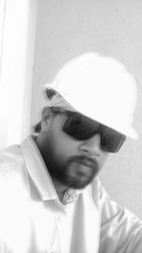 Customer photo review of MountX | Matt Black Wrap Around Polarized Sunglasses | Black Lens - PMG6739