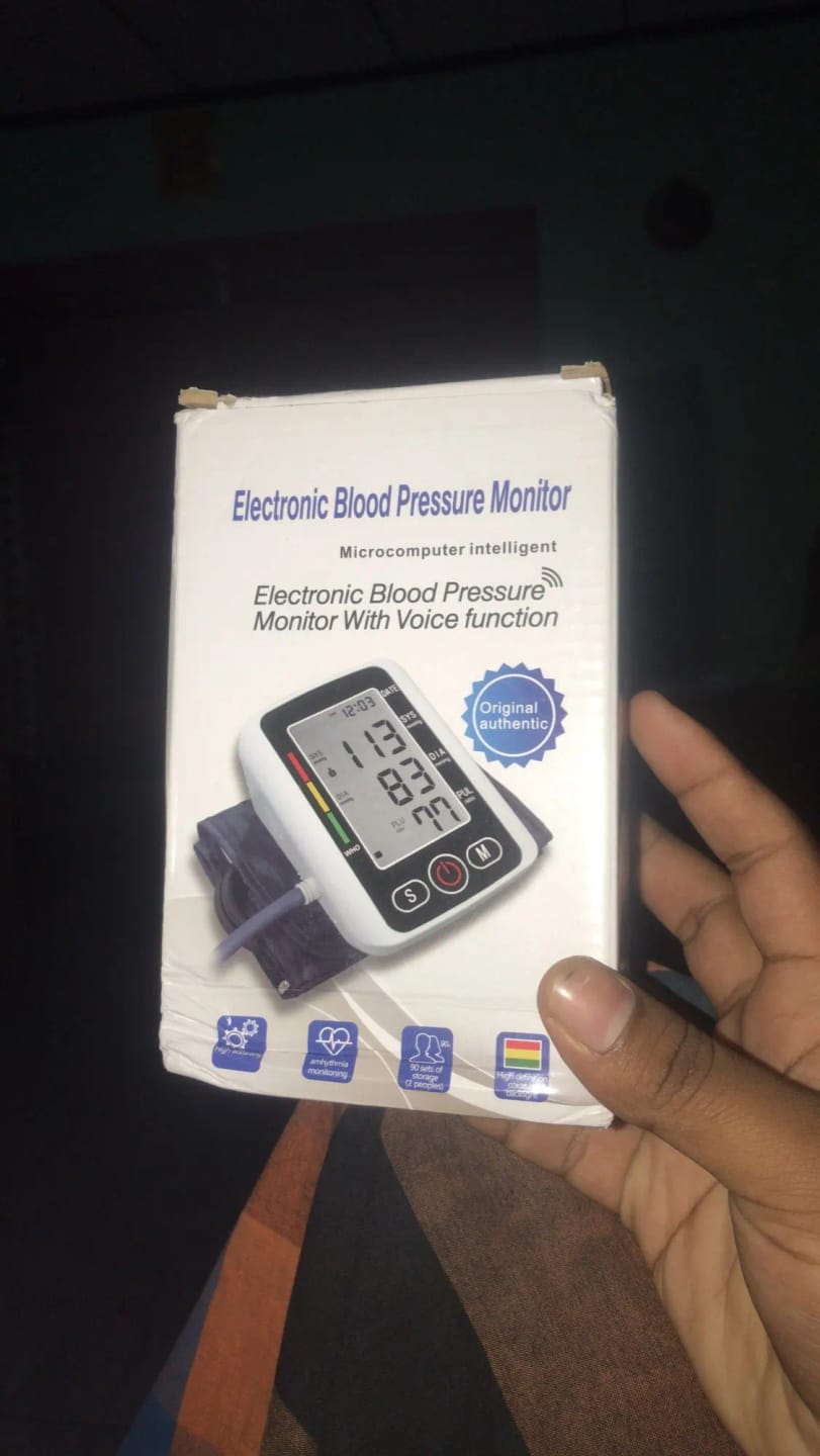 Customer photo review of Tensiómetro Digital Profesional Brazo Exacto +voz En Español