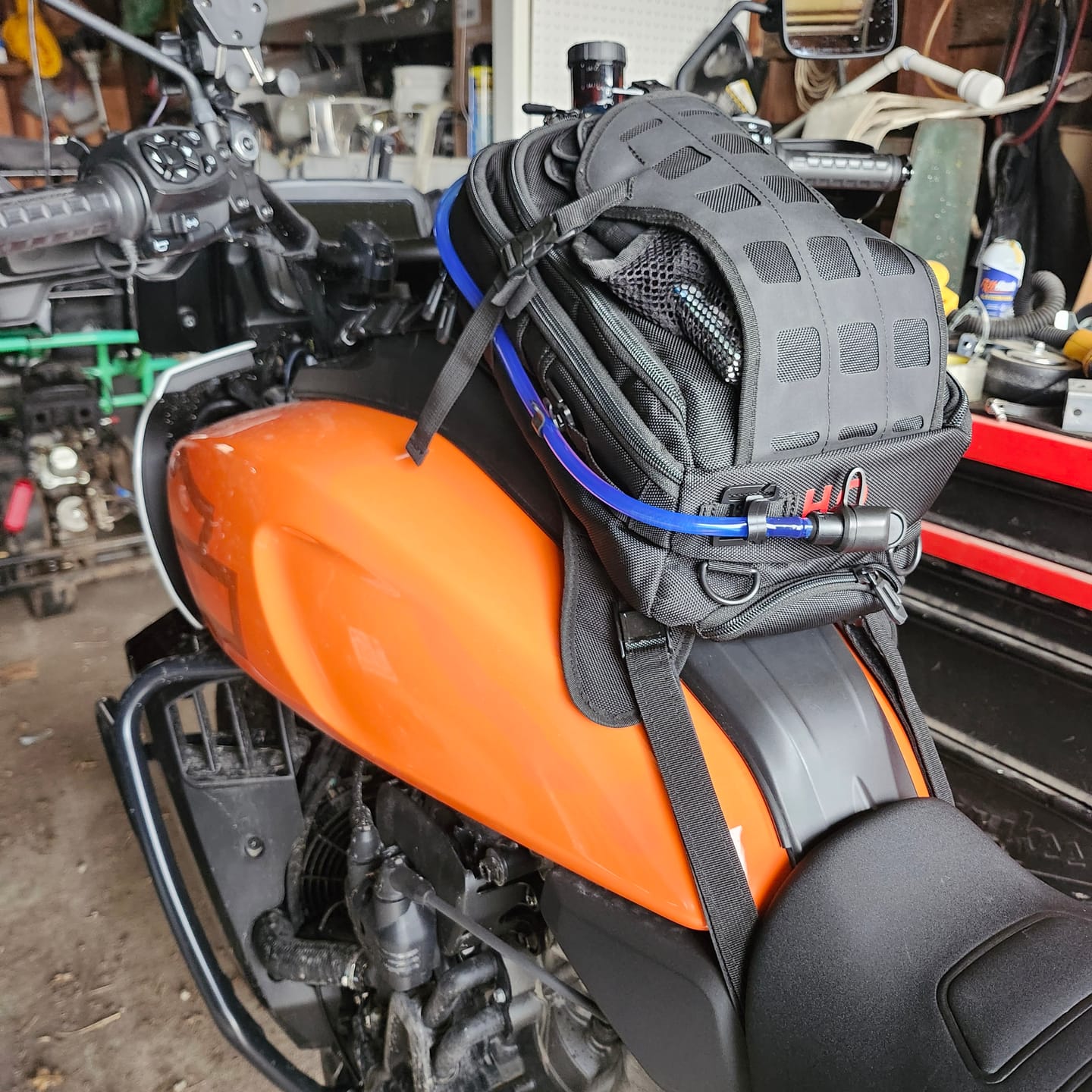 Customer photo review of 7L - Apex ADV Touring Tank Bag with Hydration Pack for Harley Davidson