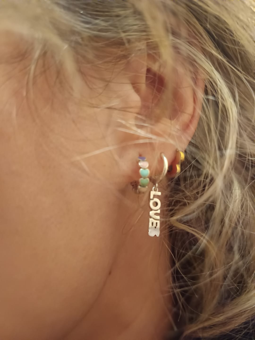 Customer photo review of Pendientes Colorful Love