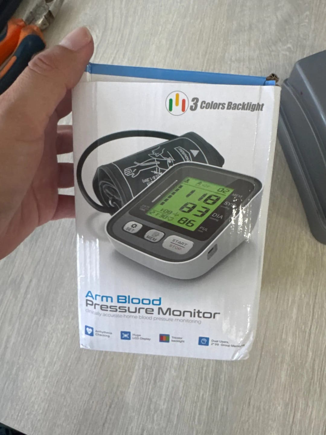 Customer photo review of Tensiómetro Digital Profesional Brazo Exacto +voz En Español