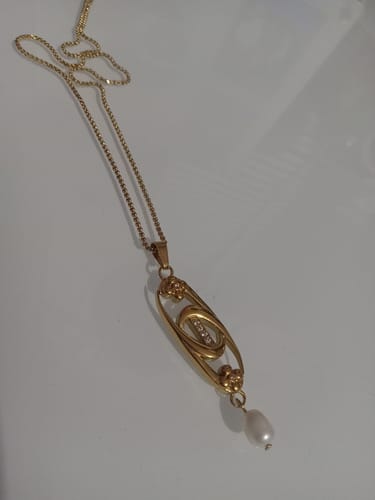 Customer photo review of ATZ Dreamy Day Necklace