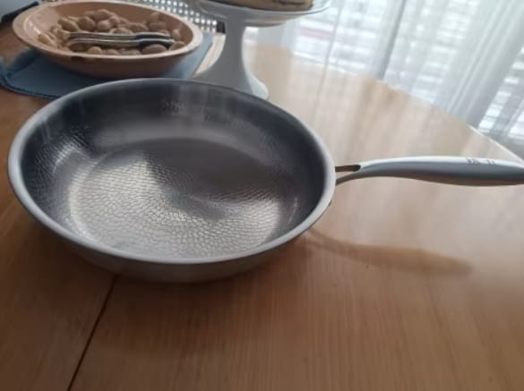 Customer photo review of Chef Solutions™ Titanium Hammered Pan