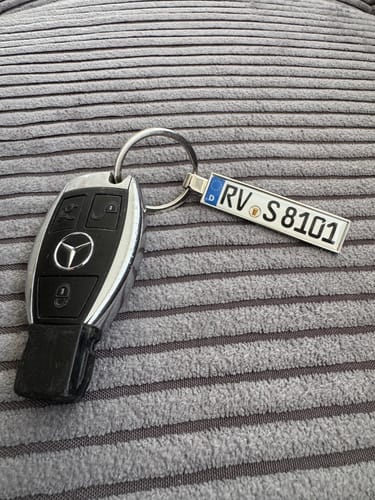 Customer photo review of Kennzeichen Schlüsselanhänger Mini Nummernschild Metall