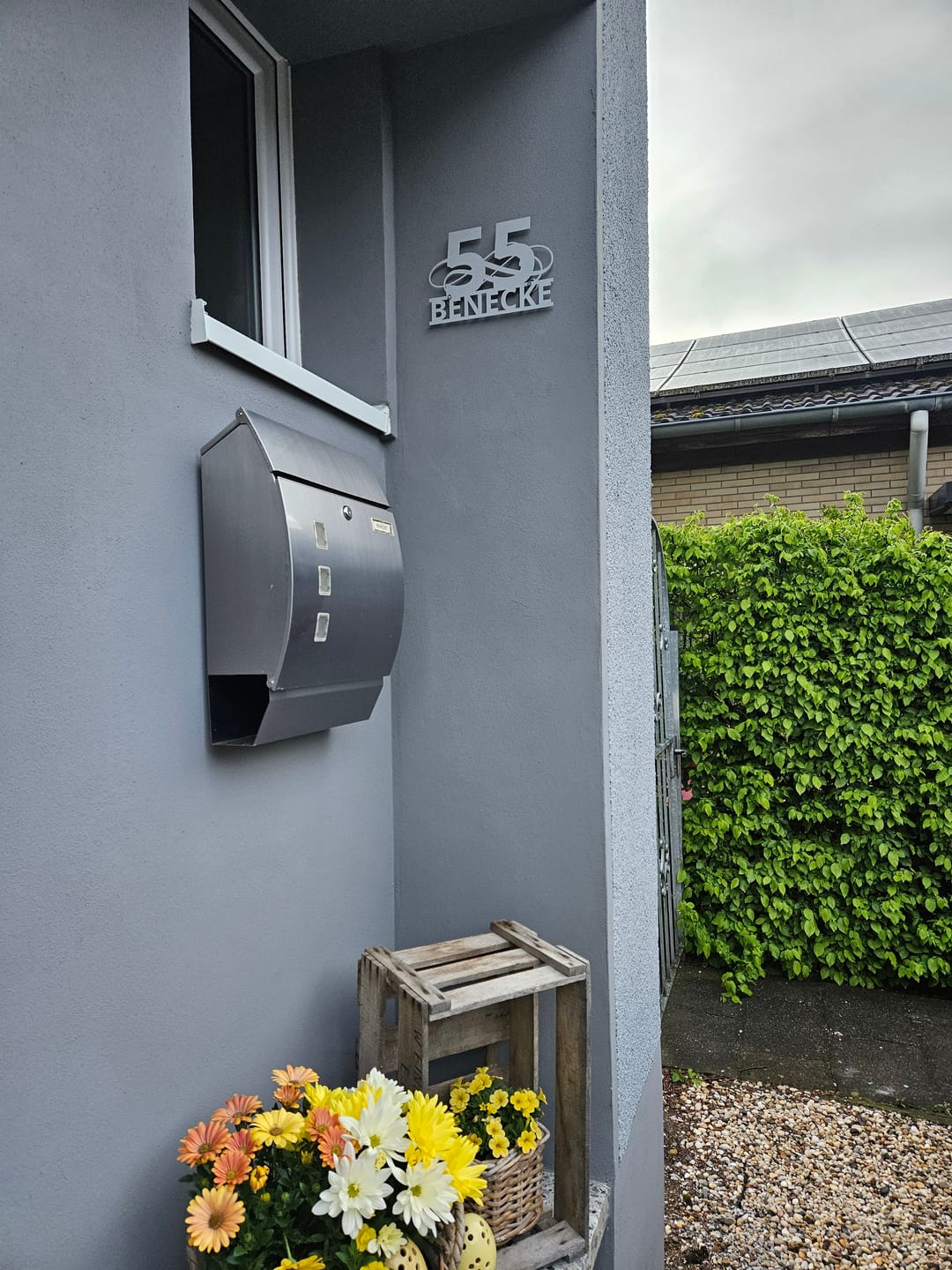 Customer photo review of Hausnummern-Türschild Ornamental Style einzeilig (personalisierbar)