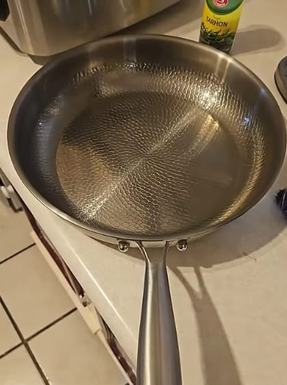 Customer photo review of Chef Solutions™ Titanium Hammered Pan