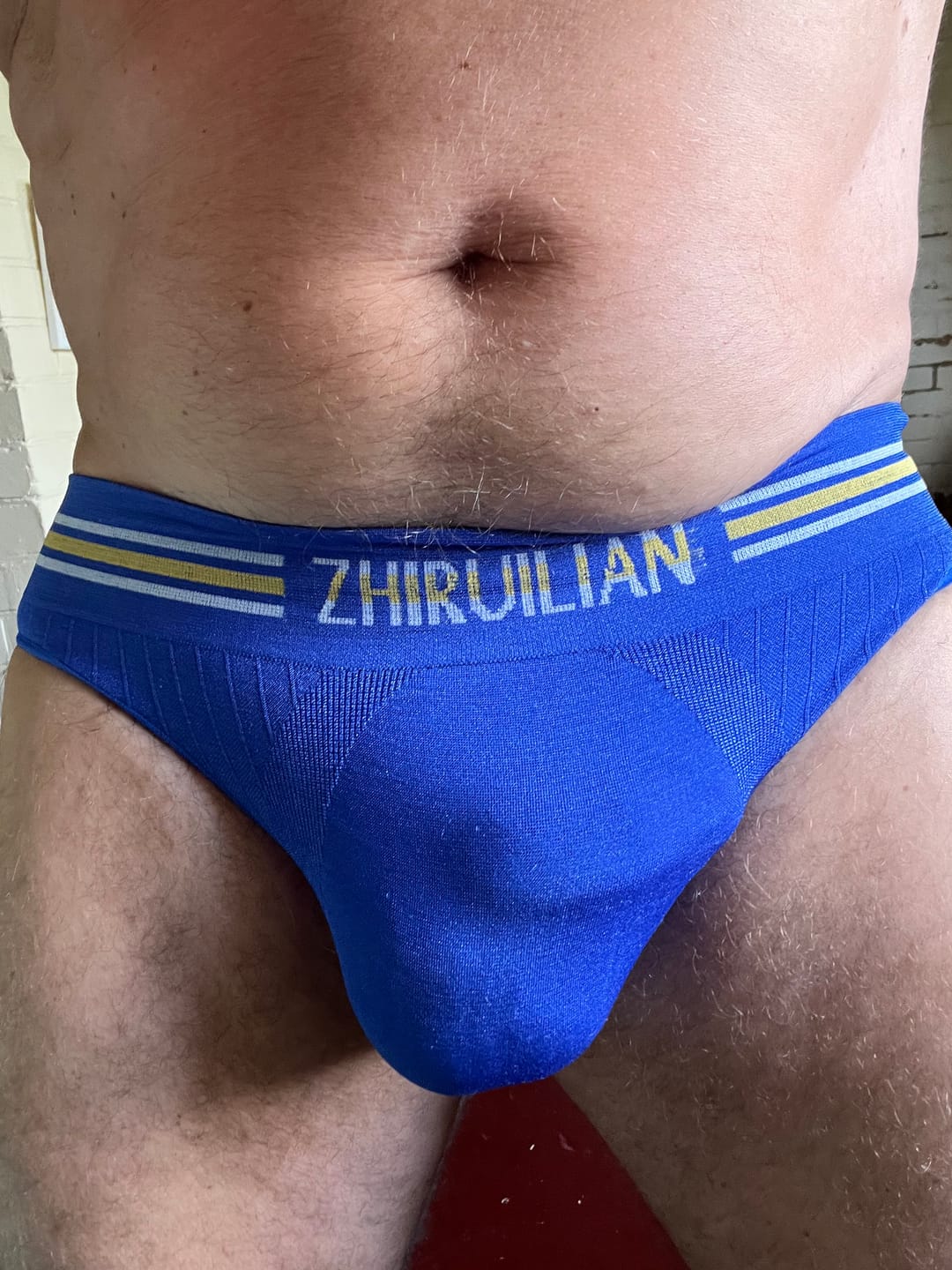 Customer photo review of 5 Pack Men's Seamless Bulge Pouch Briefs