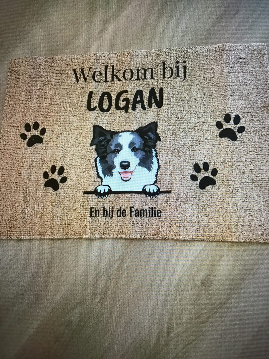 Customer photo review of Welkom bij - Gepersonaliseerde huisdier deurmat
