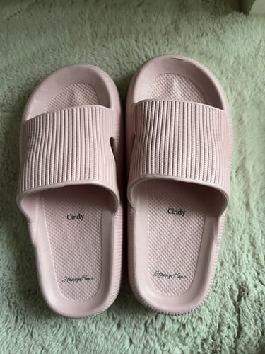 Customer photo review of HappyFlops