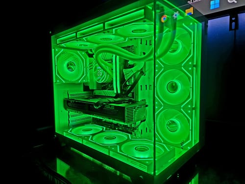 Customer photo review of Nemesis 7 White - Intel Core i9 13900KF 32GB DDR5 ASUS PRIME GeForce RTX 5070 Ti 16GB VC-740MS