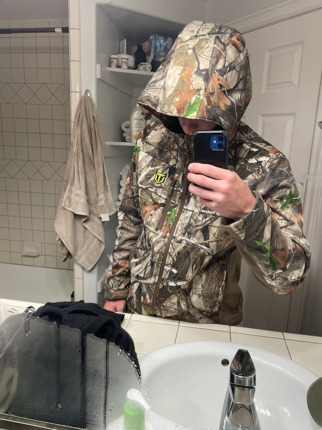 Customer photo review of TideWe Men's Hunting Clothes,Silent Water Resistant Camo Hunting Suits