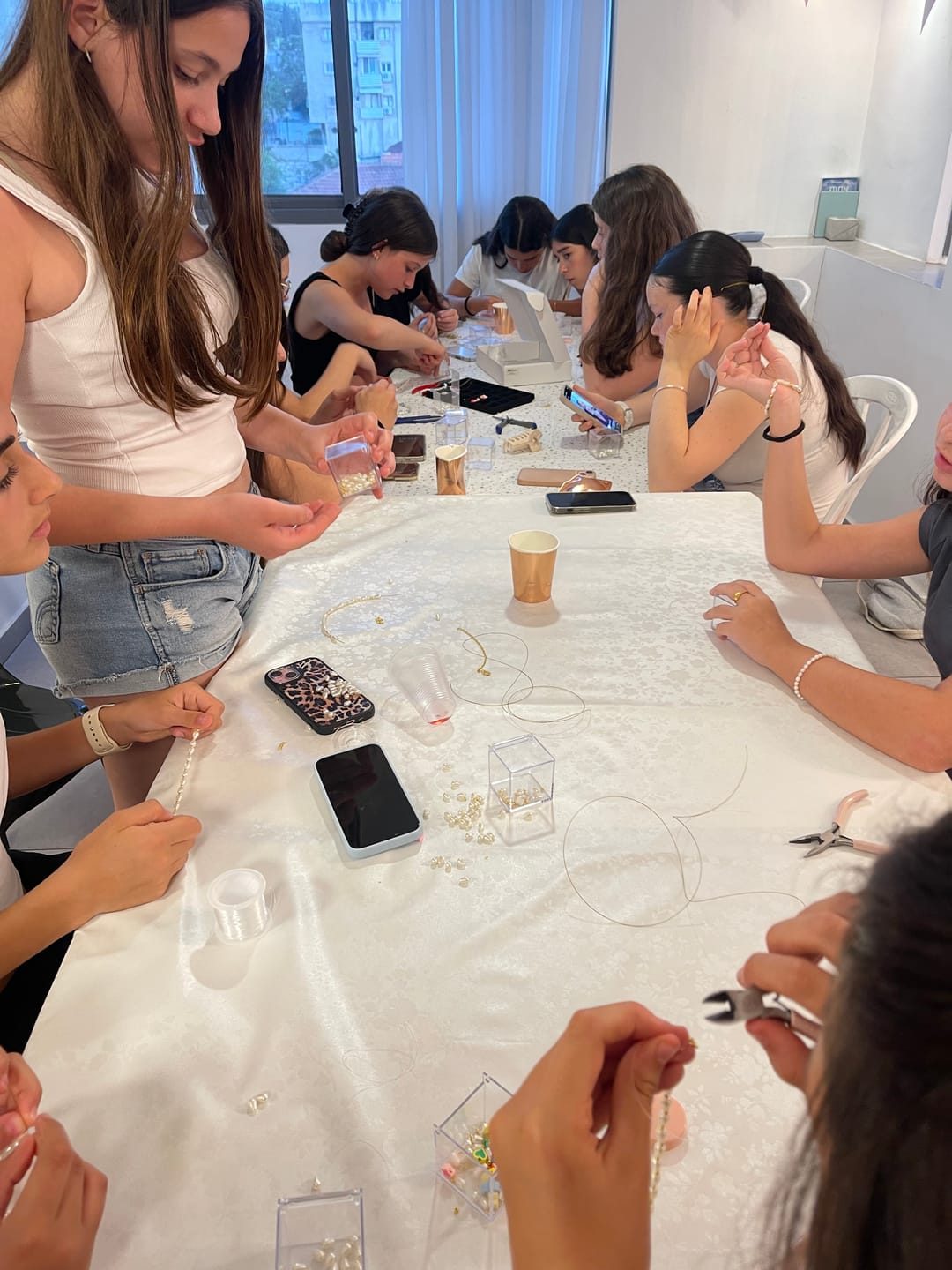 Customer photo review of ערכת תכשיטים גדולה בציפוי זהב 14K ופנינים אמיתיות - 20 תכשיטים