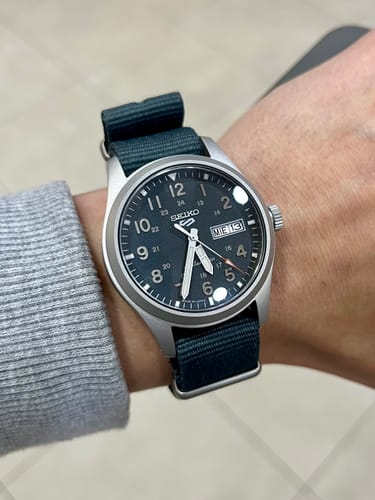 Customer photo review of Reloj Seiko 5 Análogo Automático SRPG31 Metálico 39,4mm Field Made In Japan