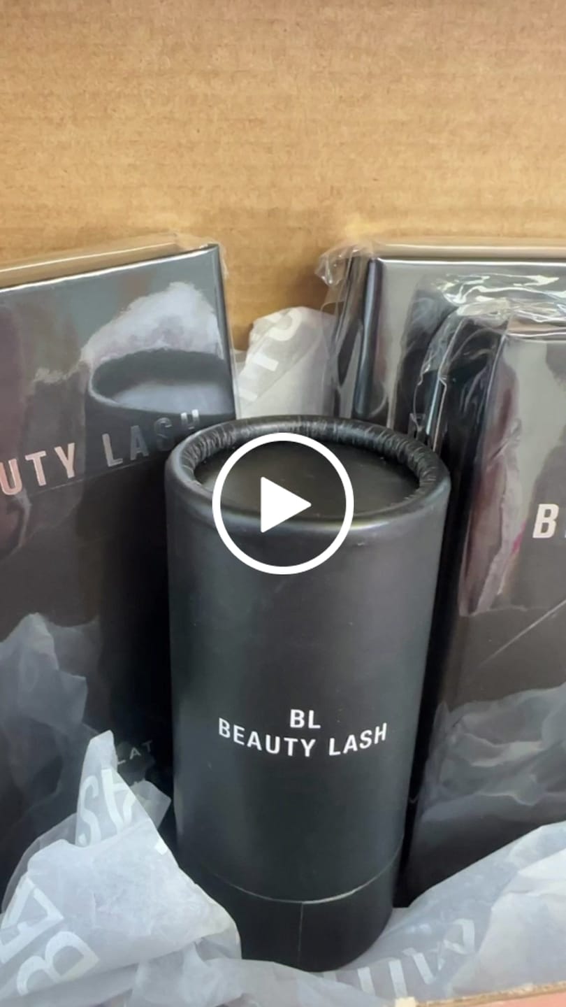 Customer video review of Flat Lashes