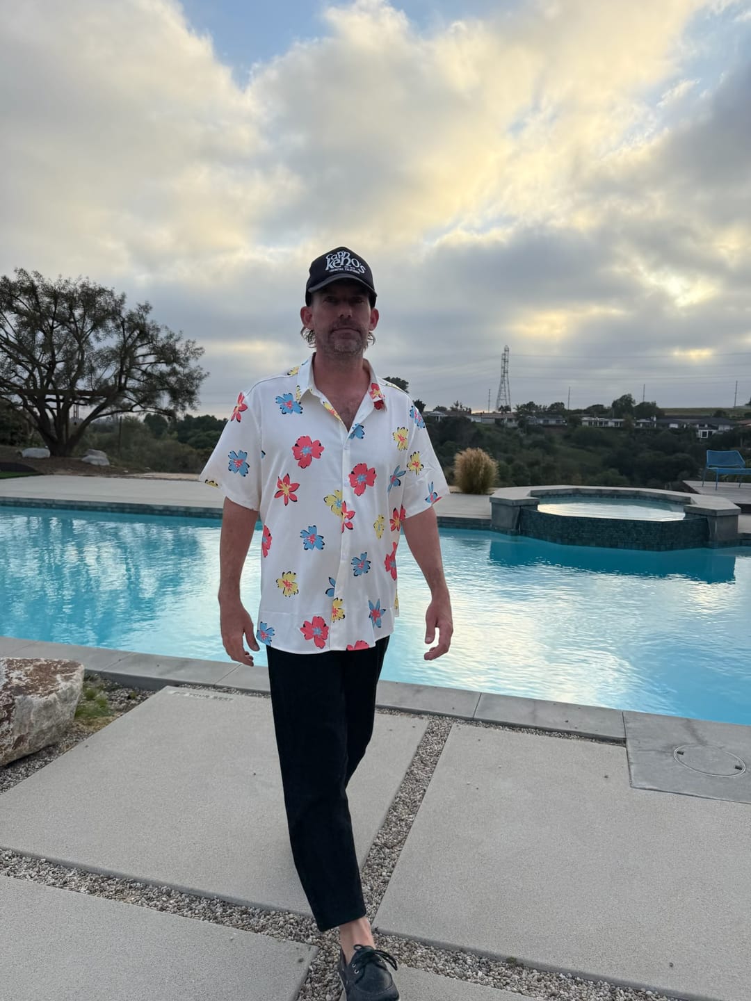 Customer photo review of Men's Summer Floral Print White Top Button Up Short Sleeve Shirt