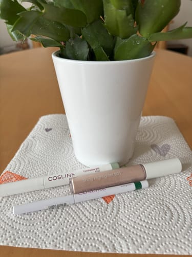 Customer photo review of 104 - Kajal / Eyeliner Evergreen