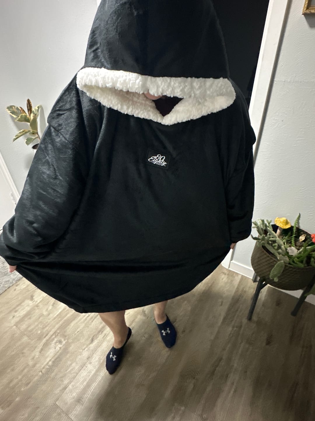 Customer photo review of 80Eighty® Snuggle Blanket