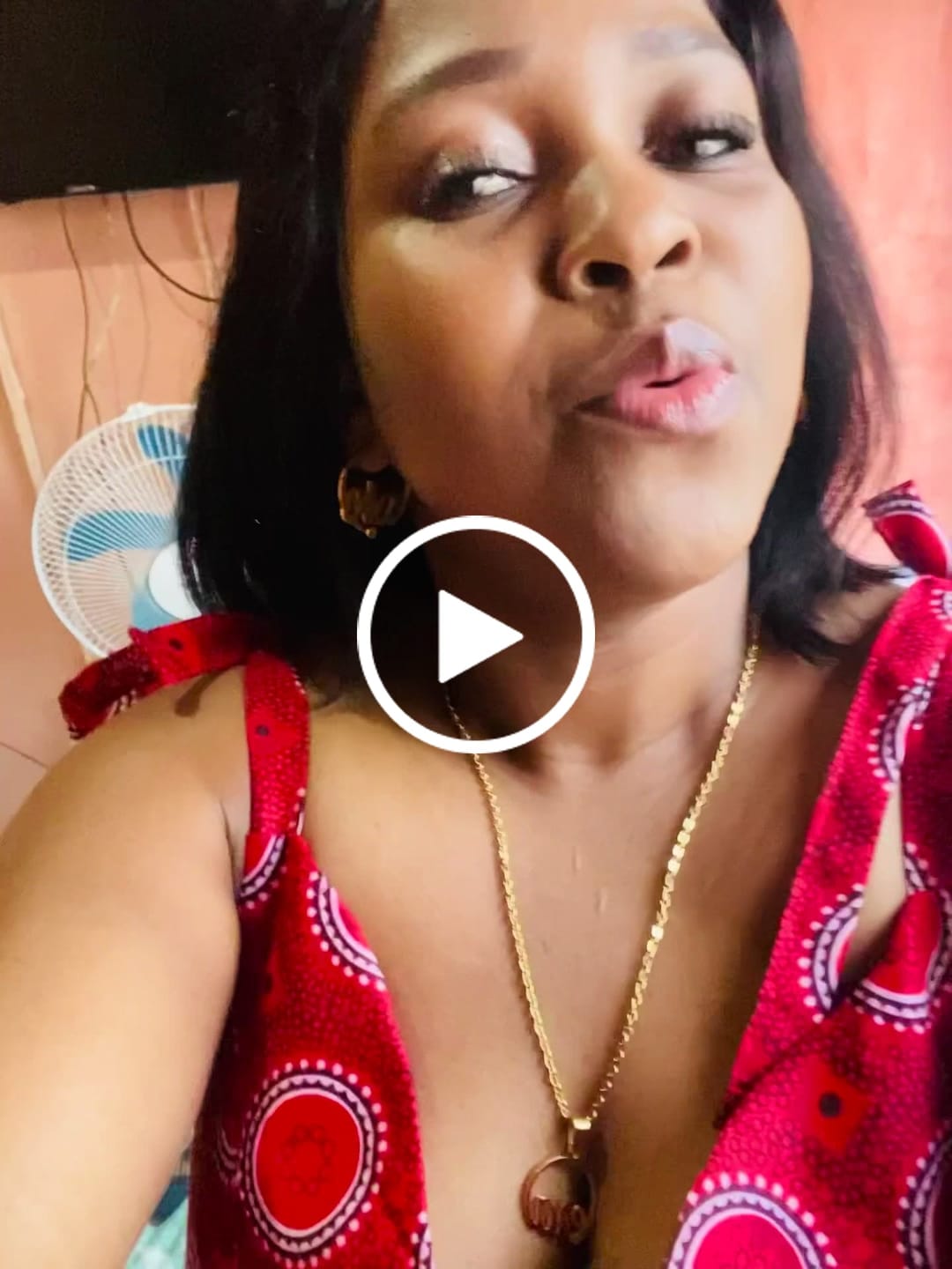 Customer video review of Gold Era Choker & Necklace Combo