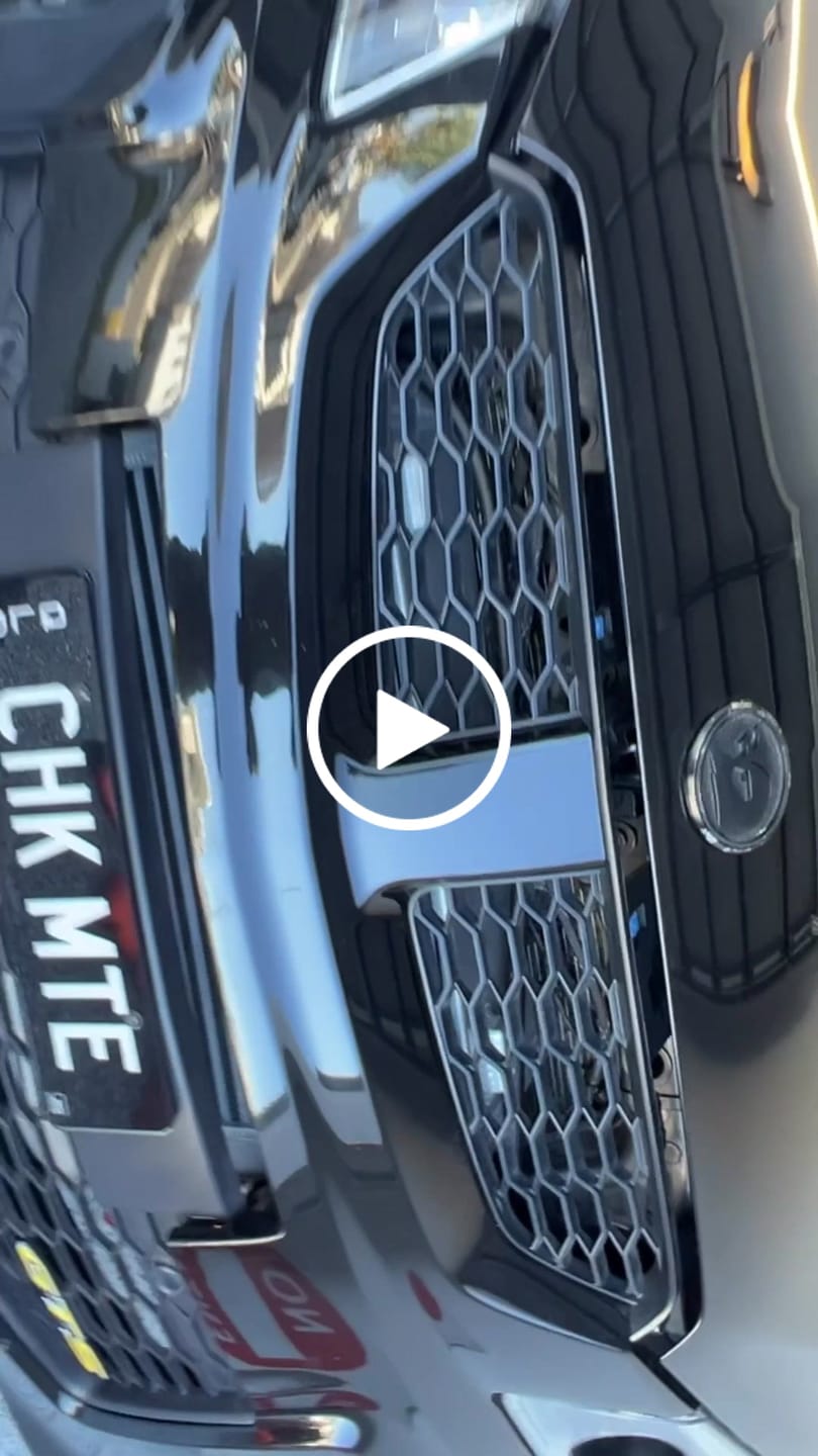 Customer video review of QLD Prestige Licence Plate Custom Keychain