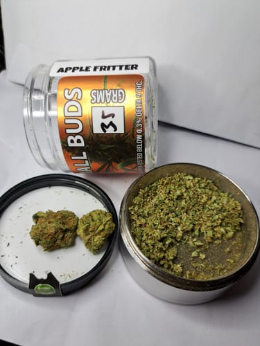 Customer photo review of Apple Fritter Exotic THCA Flower