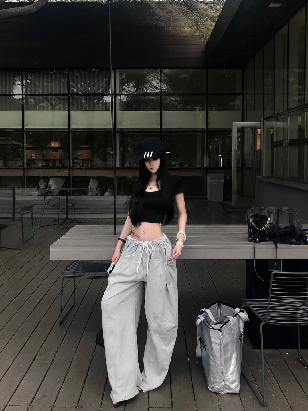 Customer photo review of WARDEN EDGE Drawstring Casual Wide-Leg Sweatpants