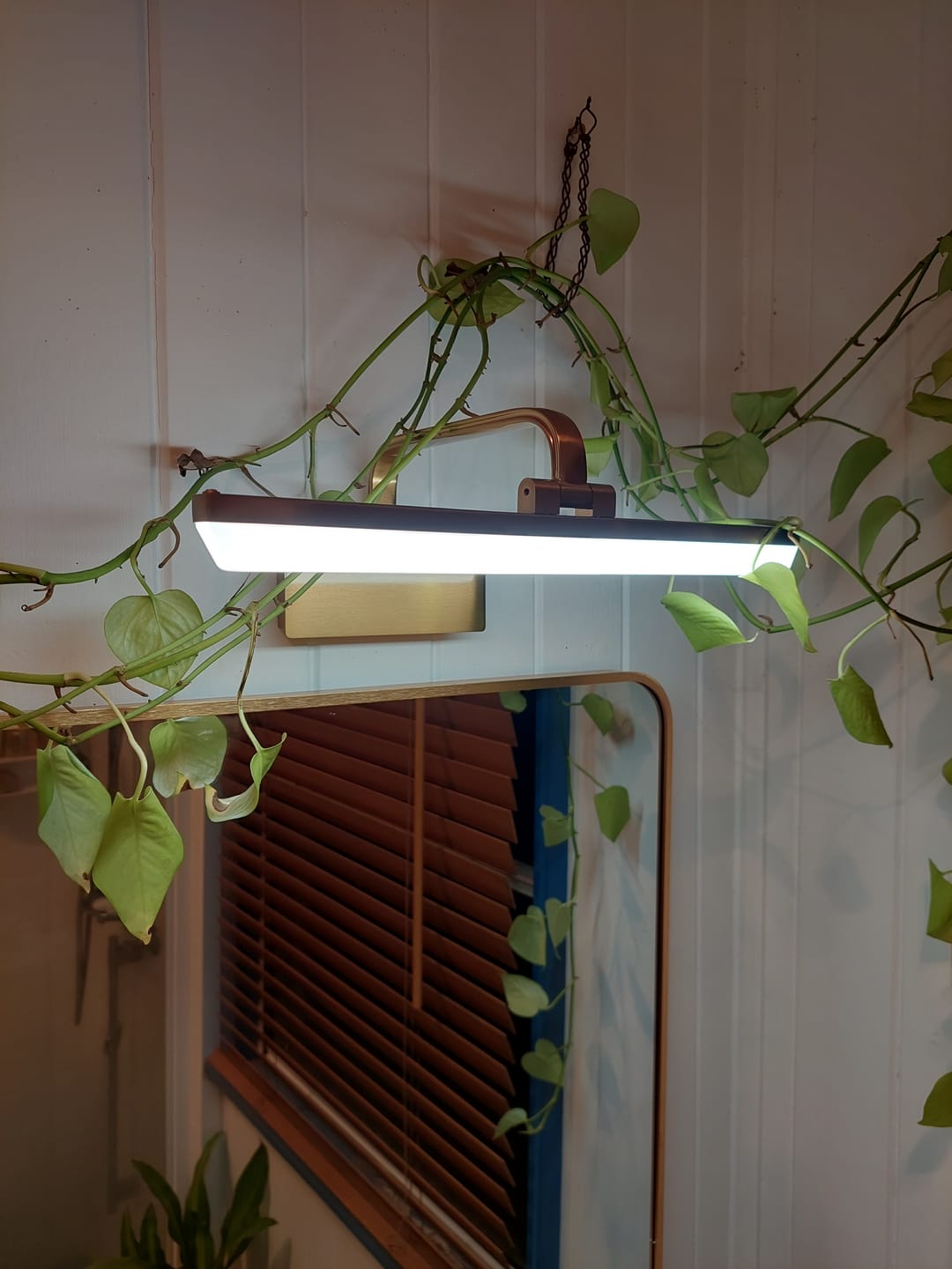 Customer photo review of Modern Led Bath Bar Armed Bathroom Vanity Light In Gold