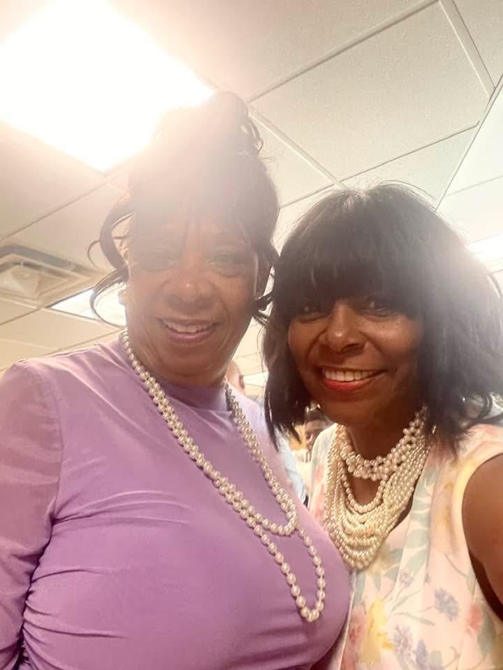 Customer photo review of Vivica Fox Bang-N-Pony Two in One Trendy High Ponytail - BPB-HEAVEN