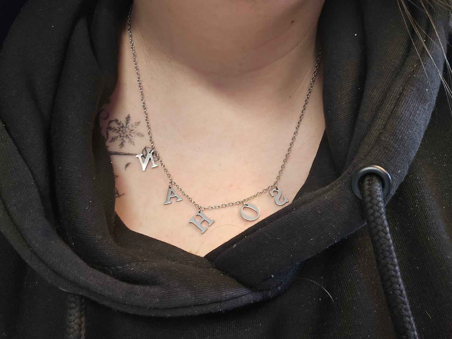 Customer photo review of Collier Personnalisé Initiales Suspendues