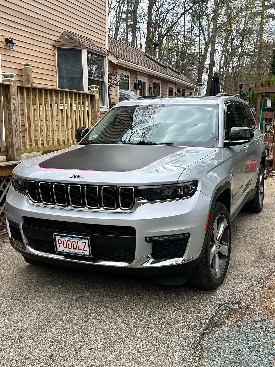 Customer photo review of Hood Graphic | fits Jeep Grand Cherokee L 2021-2024 3-row