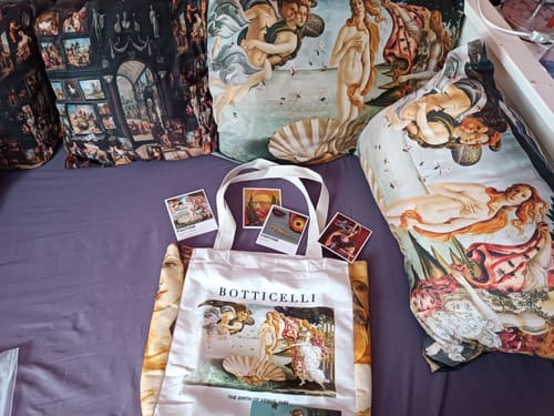 Customer photo review of The Birth of Venus Omuz Çantası