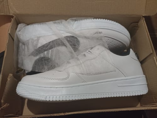 Customer photo review of Tenis 420 Blanco Negro Negro