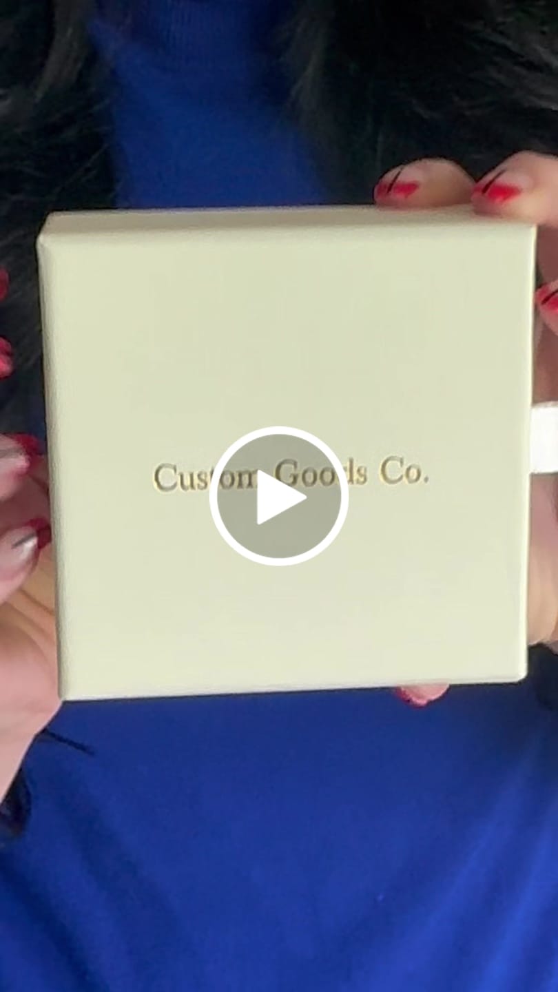 Customer video review of Personalized Sideway Initial Necklace 18K Best Seller