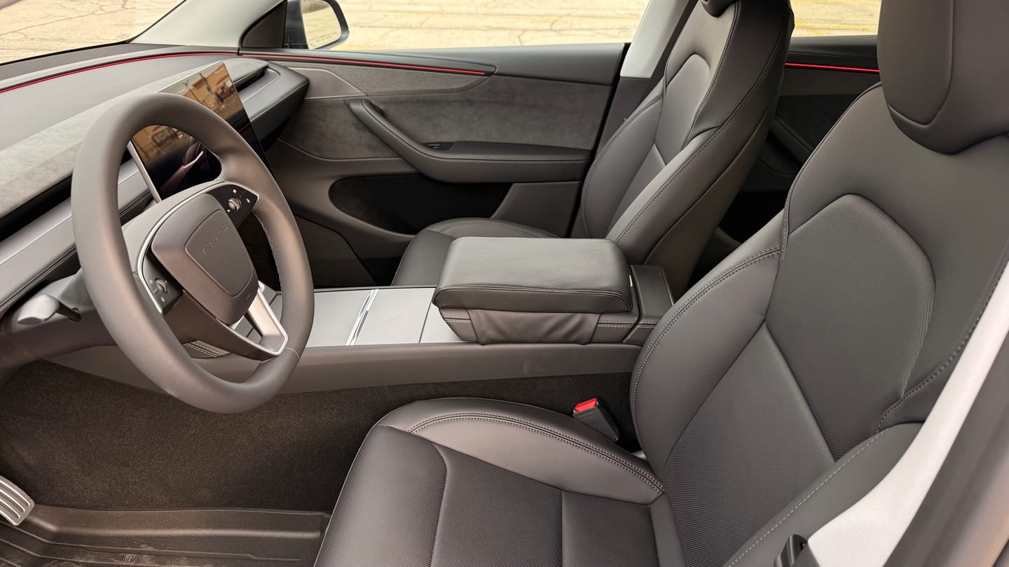 Customer photo review of TPARTS Leather Armrest Support Cushion for Tesla Model Y/Model 3/Model S/Model X