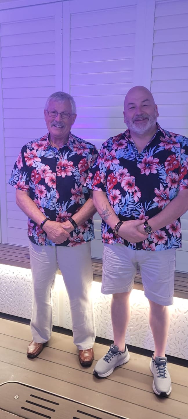 Customer photo review of Men's Hawaii Tropical Plant Print Floral Cotton Shirt