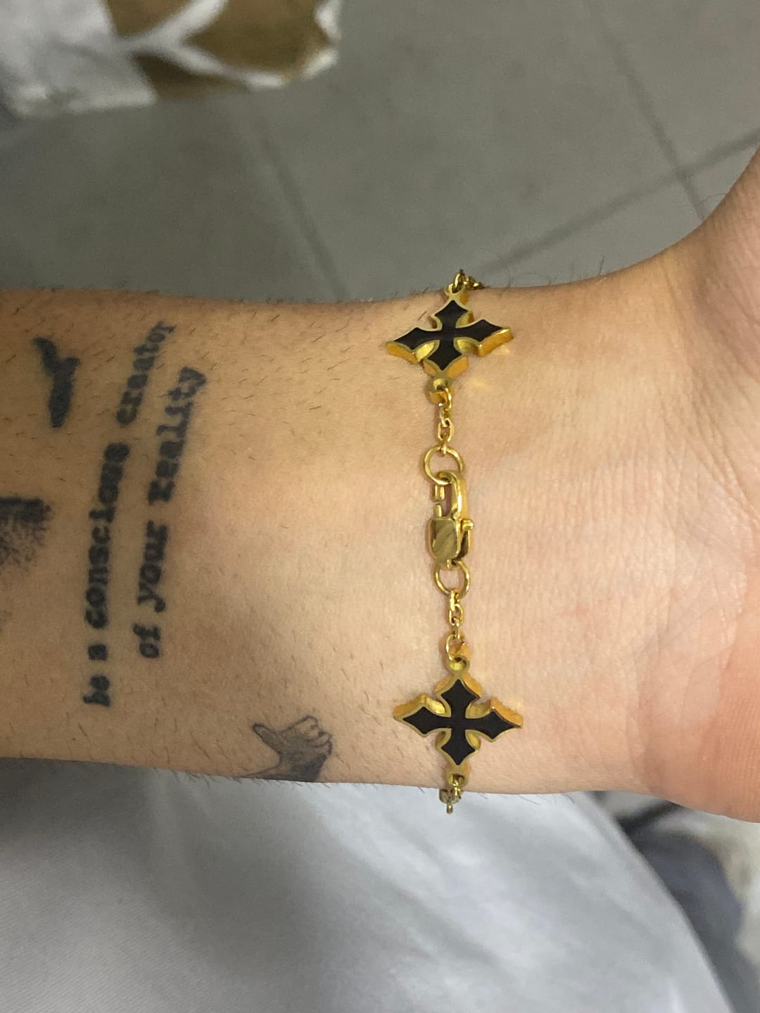 Customer photo review of JULIVNO VAN CLEEF BRACELET - GOLD