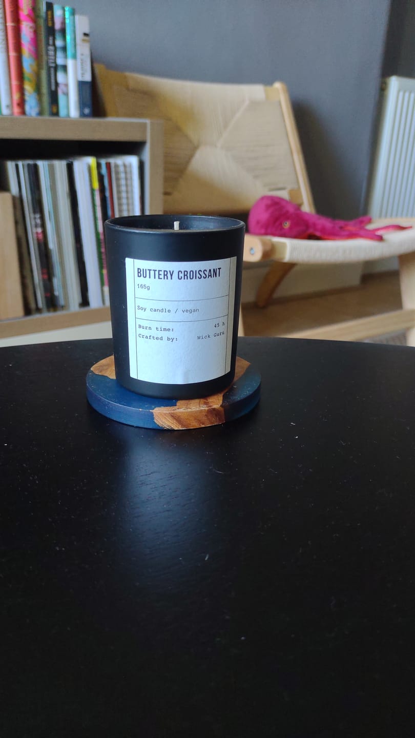 Customer photo review of Buttery Croissant Candle