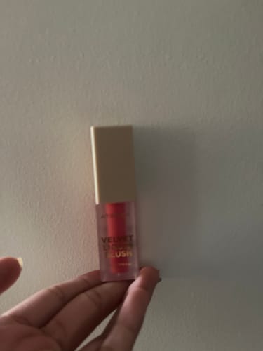 Customer photo review of RUBORES LÍQUIDOS VELVET COLLECTION