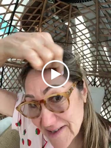 Customer video review of Glov Hair Regrowth System