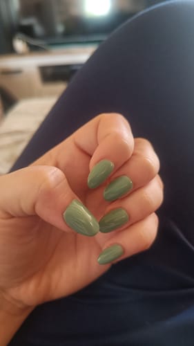 Customer photo review of Hunter Green Oval Nails - Press On Nails
