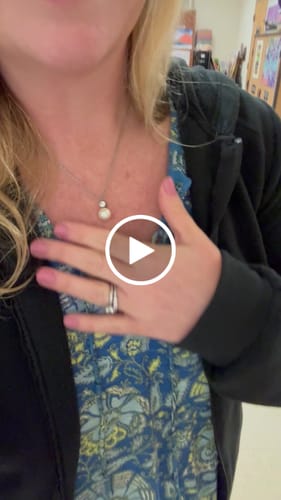 Customer video review of Pearl Drop Pendant