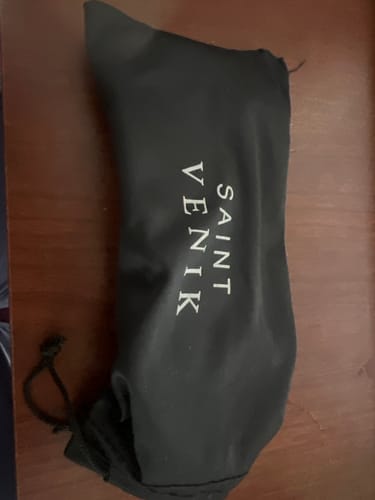 Reseña con foto de un cliente sobre Zurich Elite
