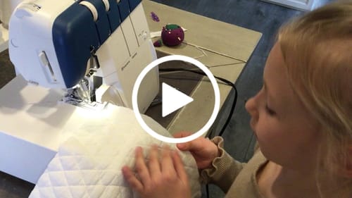 Customer video review of Husqvarna Viking Amber Air S400 Serger