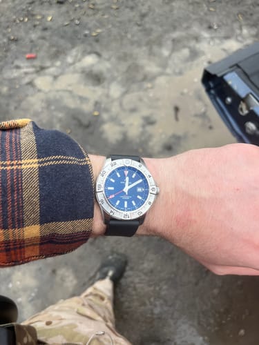 Customer photo review of W.O.E. FKM Rubber Watch Strap - NEW