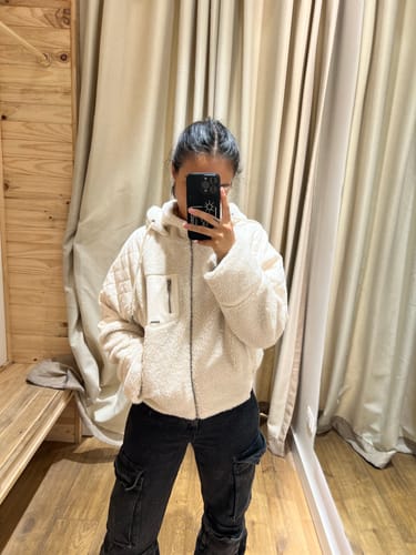 Customer photo review of Chiporro Sherpa Quilt Ecru