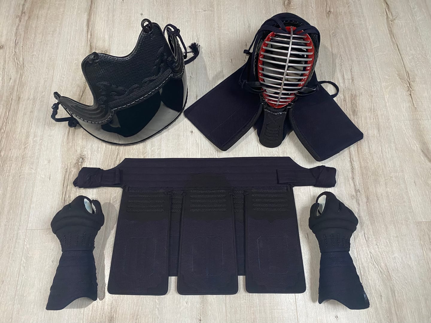 Customer photo review of *SPECIAL OFFER!* - 'VANGUARD MYRMIDON' Super Protective GUARD-STITCH KendoStar Bogu Set