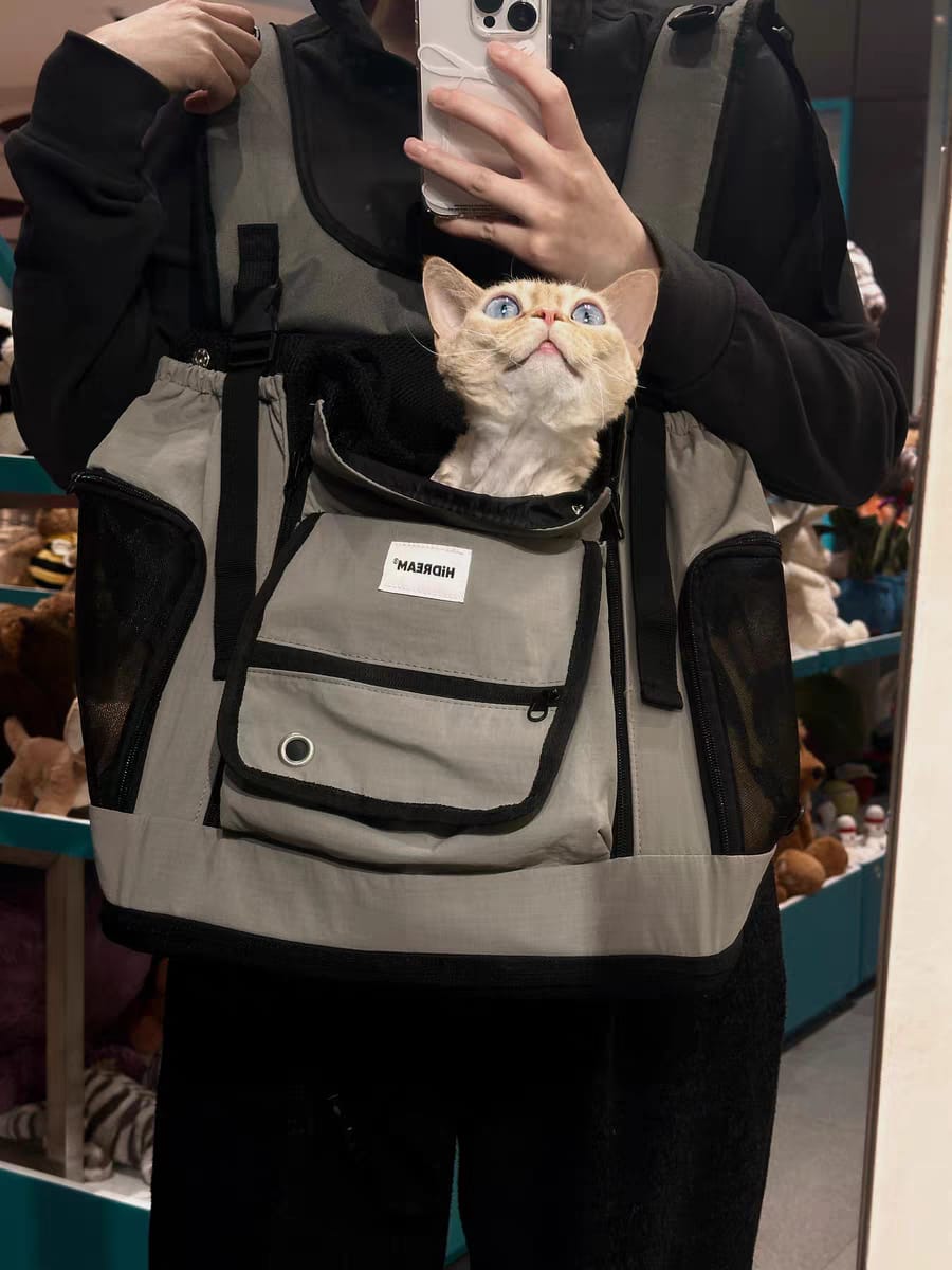 Customer photo review of Comfortable Labor-saving Front-Zip Front Pet Carrier