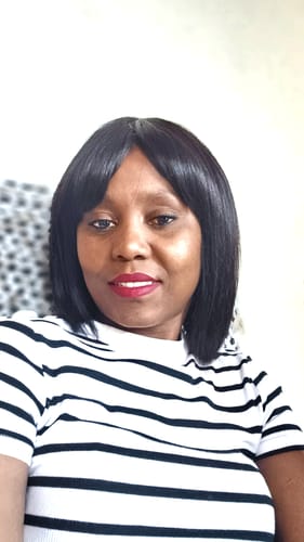 Customer photo review of HD Peruvian 2x6 Fringe Bob Col 2 10 inch