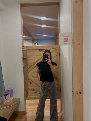 Customer photo review of Pantalón Animal Print Straight